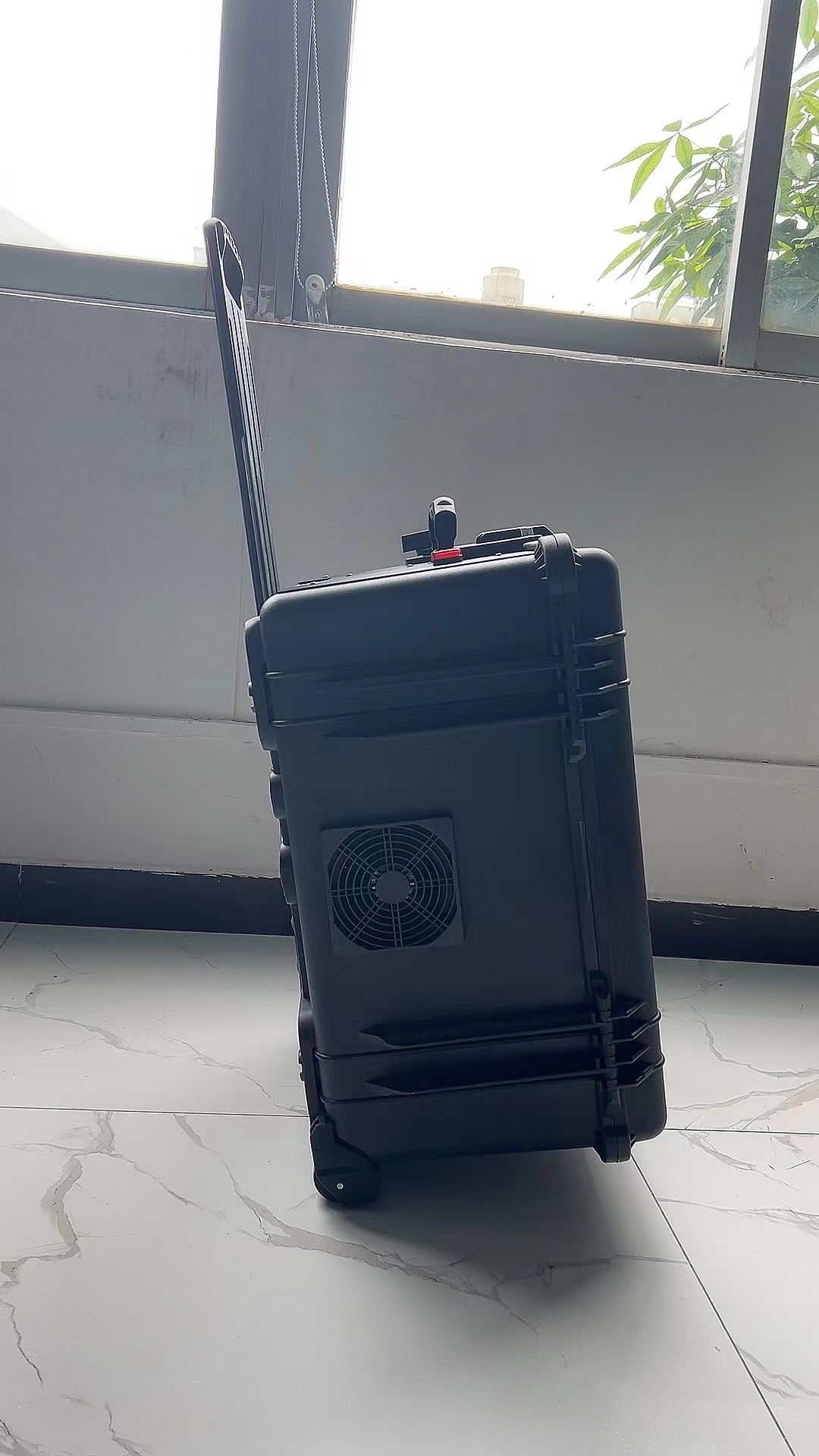 永寿手拉箱型移动通信干扰器